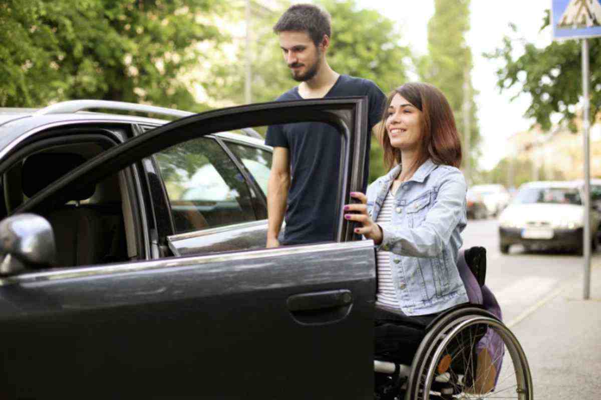 Il Bonus caregiver 2026 si inserisce in un quadro di misure più ampio rivolto a sostenere le famiglie in difficoltà e a contrastare fenomeni