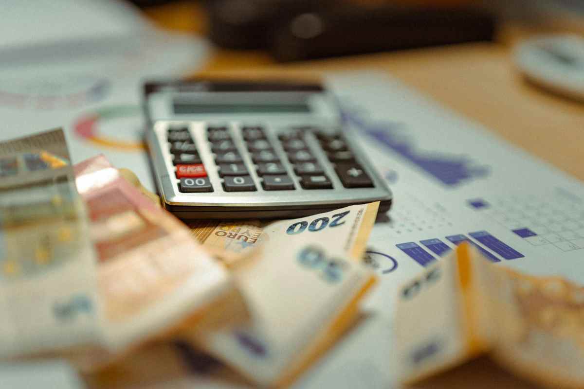 Il Caf non te lo dice, ma ci sono dei metodi (legali) per abbassare l’ISEE , i dettagli